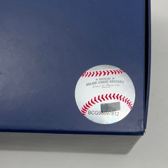 NIB Invicta Automatic Movement New York Yankees watch - Picture 9 of 10